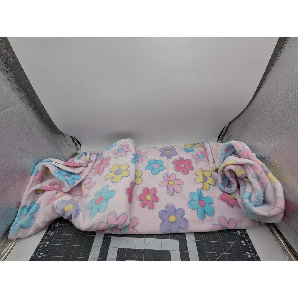 Cupcakes and Cashmere Throw Blanket Pink Floral Daisy Plush Fleece 62x50